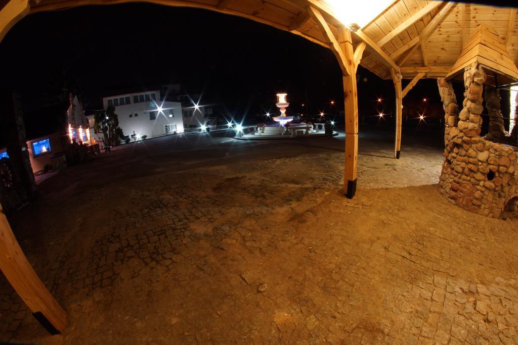 Willa Imperium Ostrowiec Świętokrzyski Exterior foto