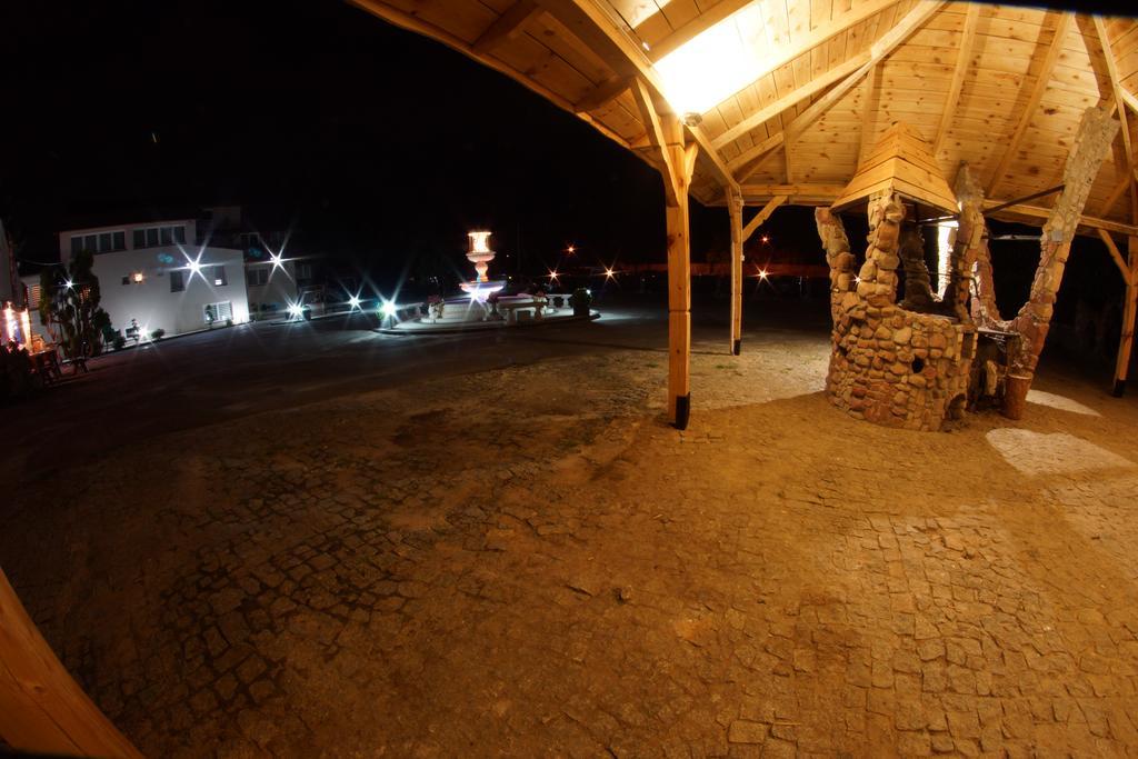 Willa Imperium Ostrowiec Świętokrzyski Exterior foto